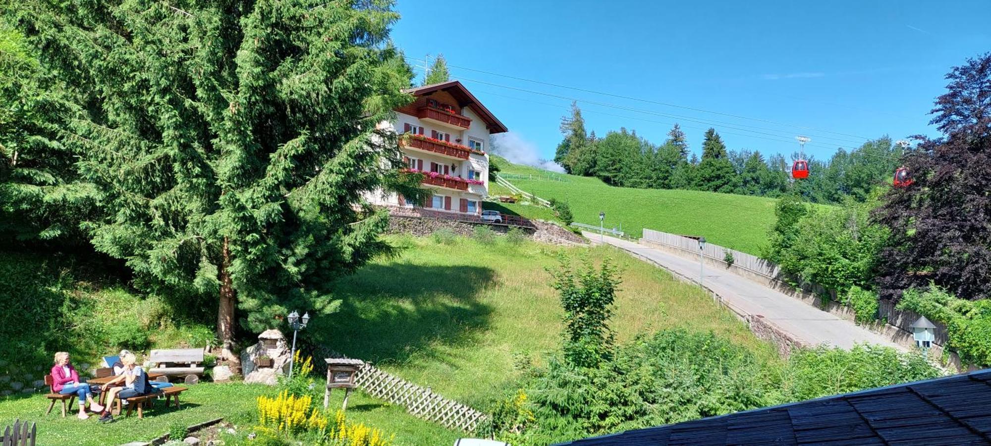 Hotel Garni Panoramik Ortisei Exterior foto